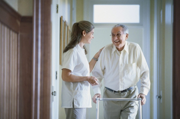 Why Choosing the Right Home Care Agency in Los Angeles Matters for Seniors